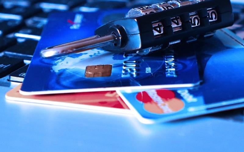 Kredittkort med ID-tyveriforsikring
